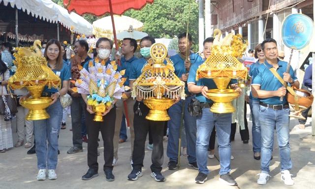 คุ้มภัยโตเกียวมารีนฯ ถวายผ้ากฐิน ณ วัดหนองหญ้าปล้อง จังหวัดเพชรบุรี