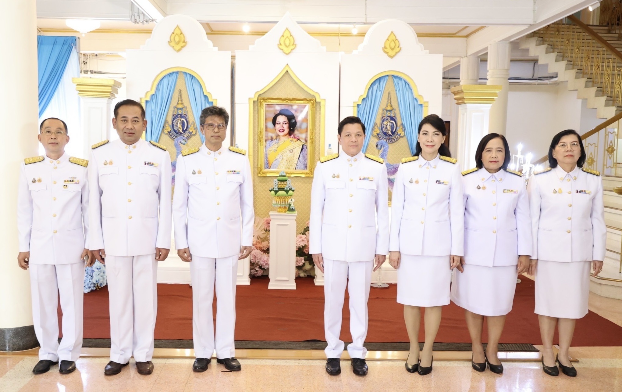 ออมสิน ถวายพระพรชัยมงคล เนื่องในโอกาสวันเฉลิมพระชนมพรรษาสมเด็จพระบรมราชชนนีพันปีหลวง  