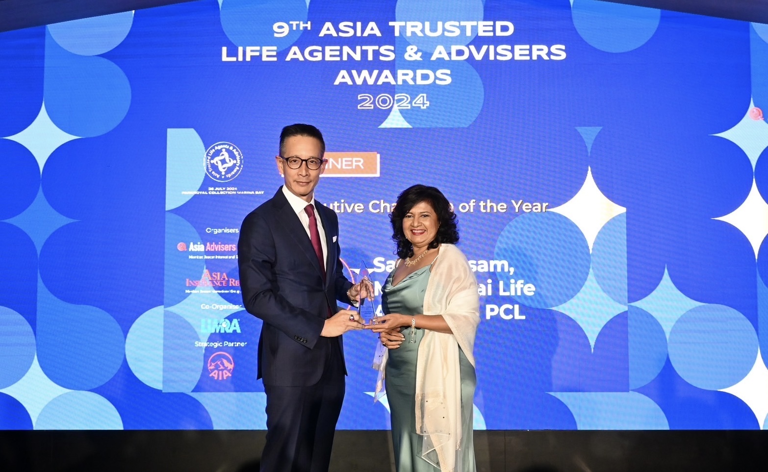 สาระ ล่ำซำ” รับรางวัล Executive Champion of the Yearจาก Asia Trusted Life Agents & Advisers Awards 2024ตอกย้ำภาพผู้นำธุรกิจประกันชีวิตที่แข็งแกร่งและโดดเด่นในระดับภูมิภาคเอเชีย