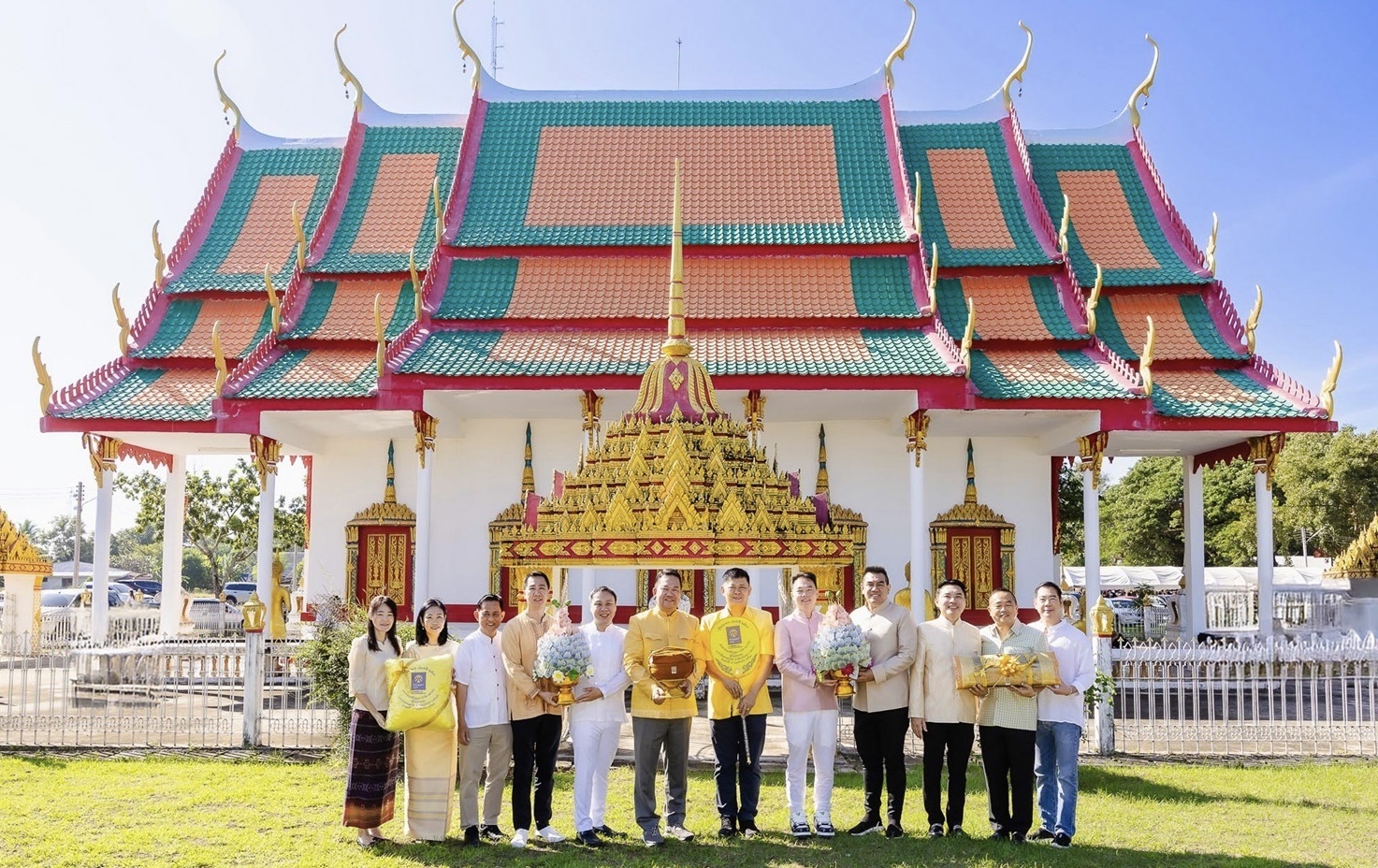 กรุงศรี ออโต้ และ สมาคมผู้ประกอบการรถยนต์ใช้แล้วทอดกฐินประจำปี 67 ถวายปัจจัยกว่า 2.6 ล้านบาท เพื่อบูรณะเมรุปลอดมลพิษ